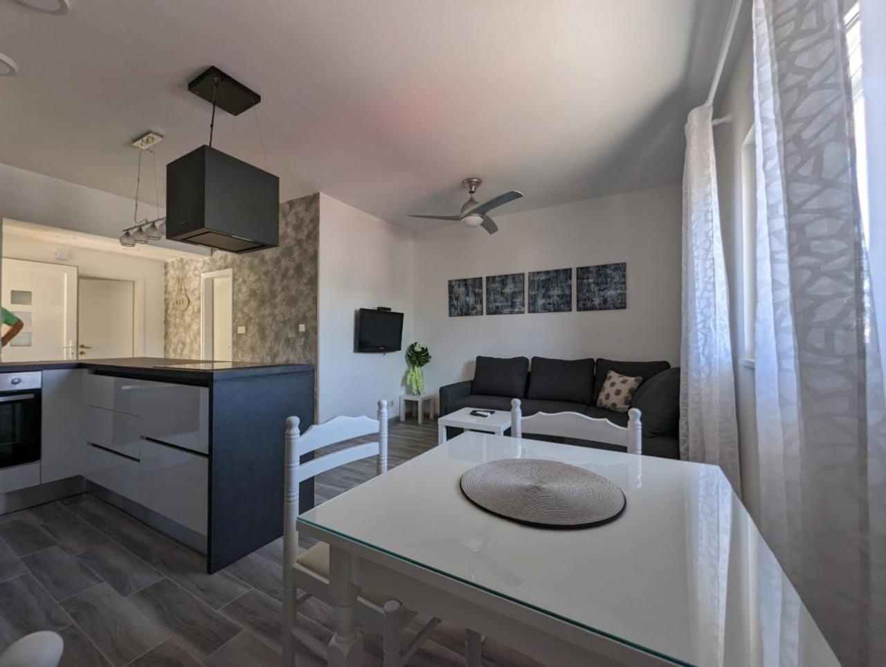 Apartamento Apartman Bonaca Šibenik Exterior foto